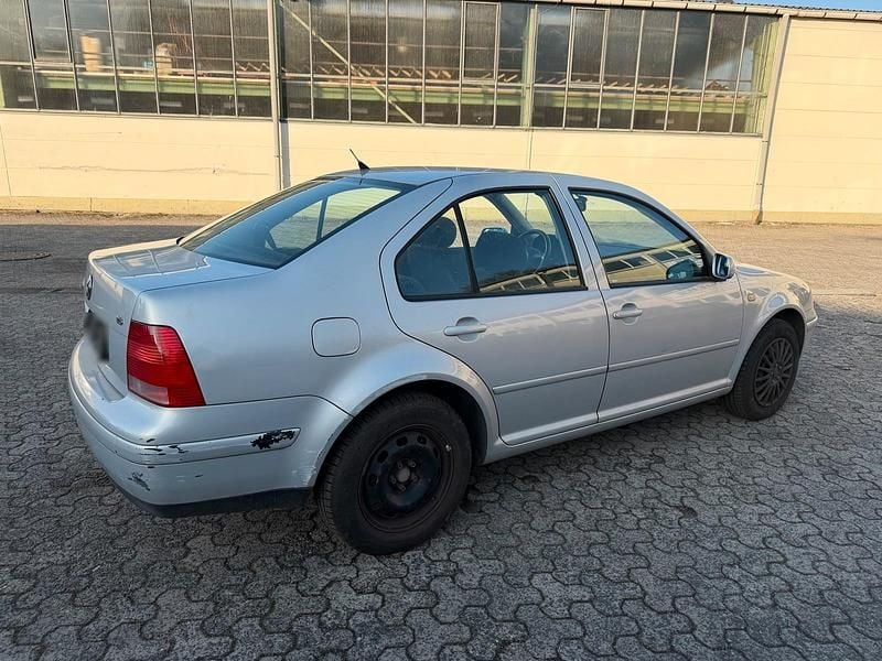 Gebraucht VW Bora 100 PS (73 kW) 1999 Silber Limousine