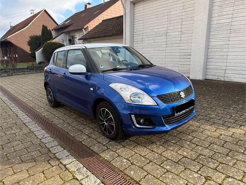 Blau Gebraucht 2016 Suzuki Swift Club Kleinwagen | 7.500 € (Fairer Preis) - Bild 1/4