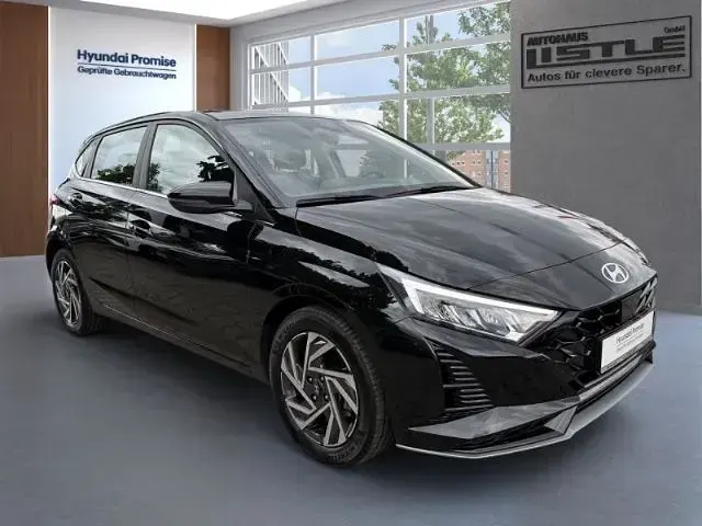 Gebraucht Hyundai i20 Advanced 101 PS (74 kW) 2024 Schwarz Kleinwagen
