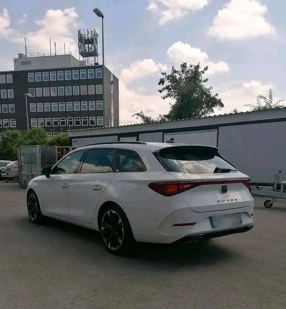 Gebraucht Cupra Leon 150 PS (110 kW) 2023 Weiß Kombi