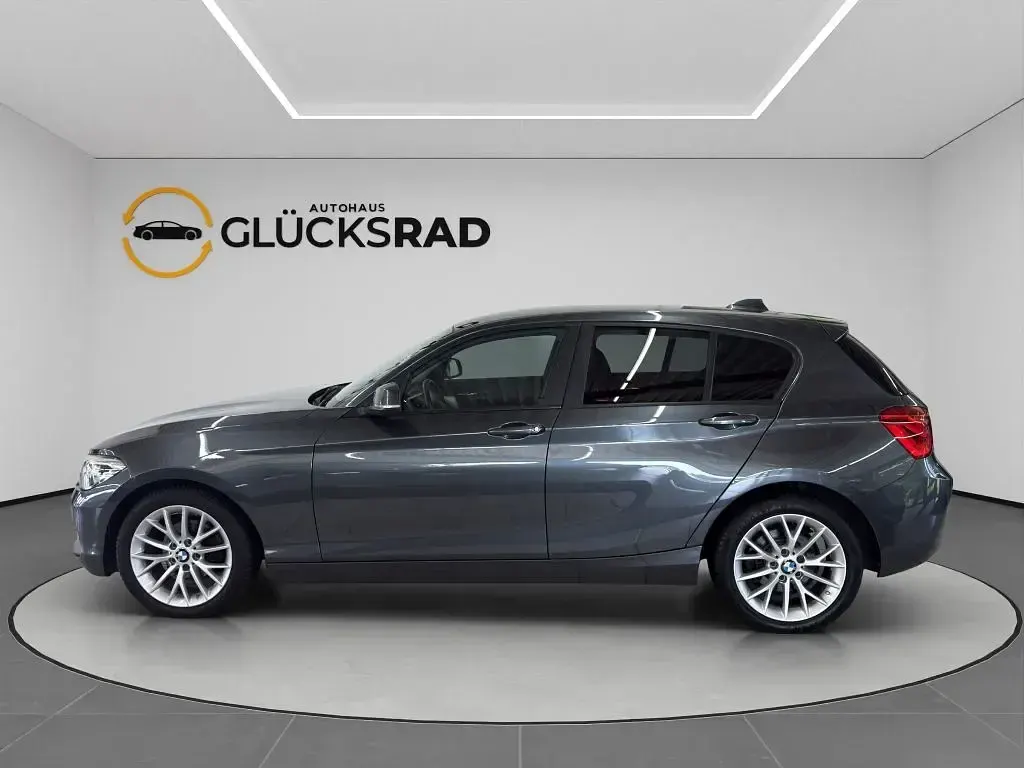 Gebraucht BMW 118 Sport Line 136 PS (100 kW) 2019 Grau Limousine