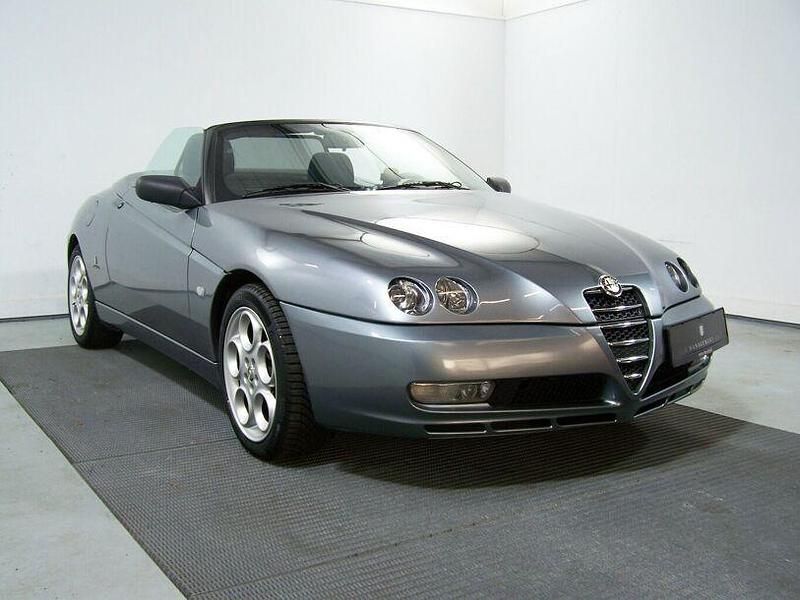 Gebraucht Alfa Romeo Spider 150 PS (110 kW) 2004 Grau Cabrio