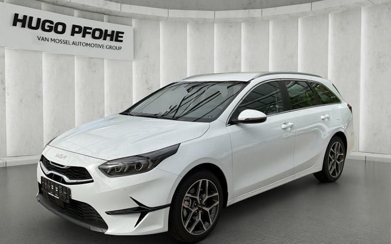 Weiß Neu 2025 Kia Ceed Sportswagon Spirit Kombi | 31.969 € (Teuer) - Bild 1/4