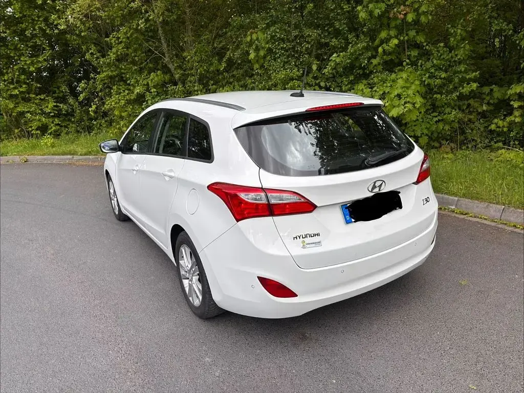 Gebraucht Hyundai i30 Edition 99 PS (72 kW) 2014 Weiß Kombi