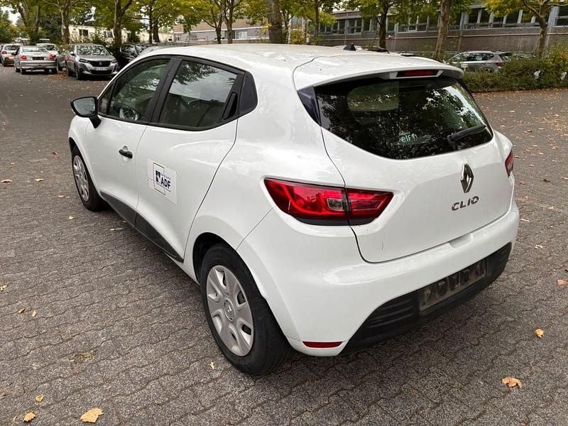Weiß Gebraucht 2019 Renault Clio IV Limousine | 4.522 € (Superpreis) - Bild 1/4