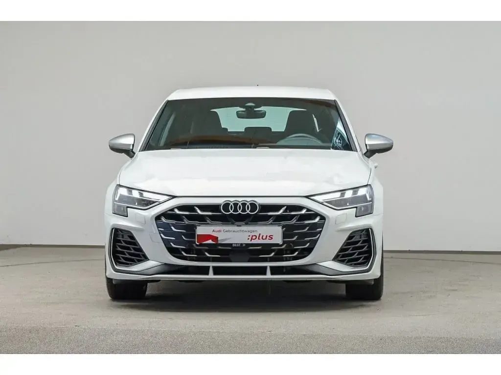 Gebraucht Audi S3 Ambiente 333 PS (244 kW) 2025 Arkonaweiß Limousine