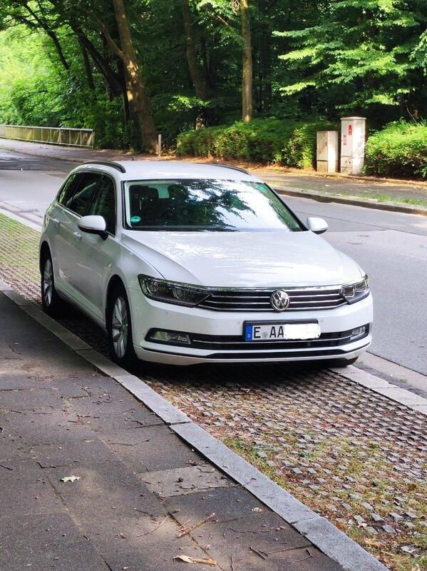 Weiß Gebraucht 2017 VW Passat Kombi | 15.800 € (Guter Preis) - Bild 1/4