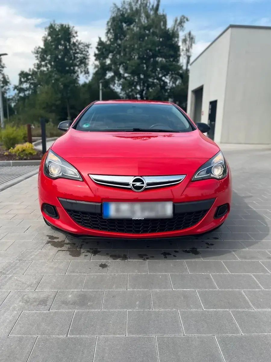 Gebraucht Opel Astra GTC 120 PS (88 kW) 2015 Rot Limousine