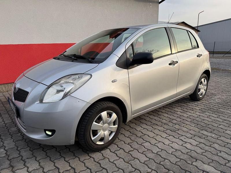 Gebraucht Toyota Yaris 69 PS (50 kW) 2008 Grau Kleinwagen