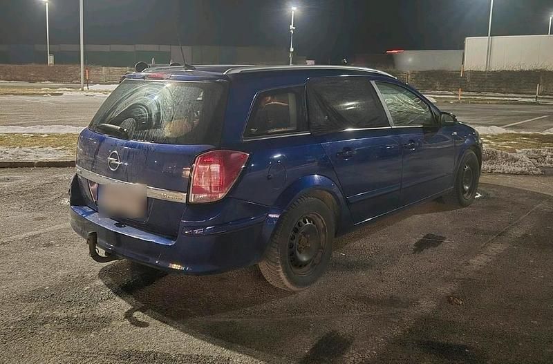 Gebraucht Opel Astra 105 PS (77 kW) 2005 Blau Kombi