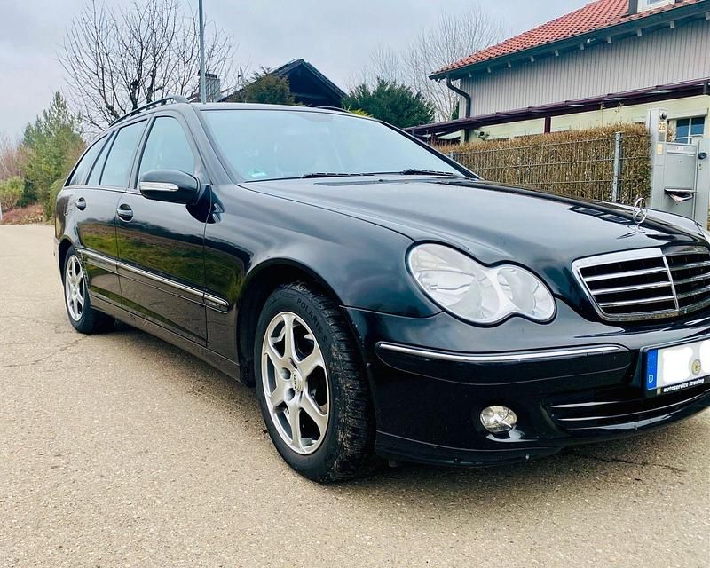 Gebraucht Mercedes C200 Avantgarde 163 PS (119 kW) 2005 Schwarz Kombi