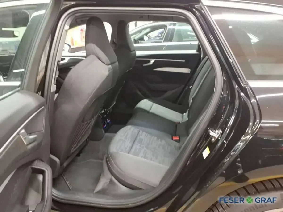 Gebraucht Audi A6 Sport 204 PS (150 kW) 2025 Schwarz Kombi