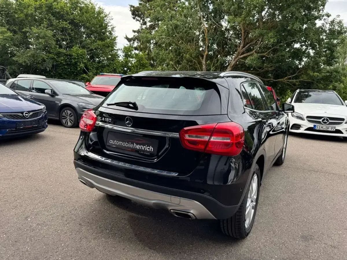 Gebraucht Mercedes GLA180 122 PS (89 kW) 2016 Schwarz SUV