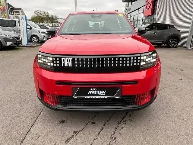 Neu Fiat Grande Panda Red 61 kW (83 PS) 2025 Rot Kleinwagen