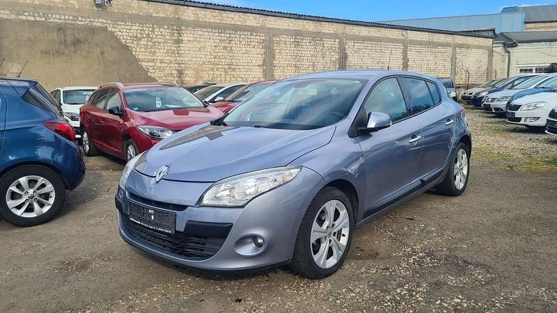 Gebraucht Renault Mégane Dynamique 131 PS (96 kW) 2011 Blau Limousine