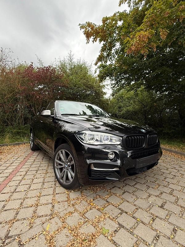 Schwarz Gebraucht 2016 BMW X6 M50 SUV | 32.790 € (Fairer Preis) - Bild 1/4
