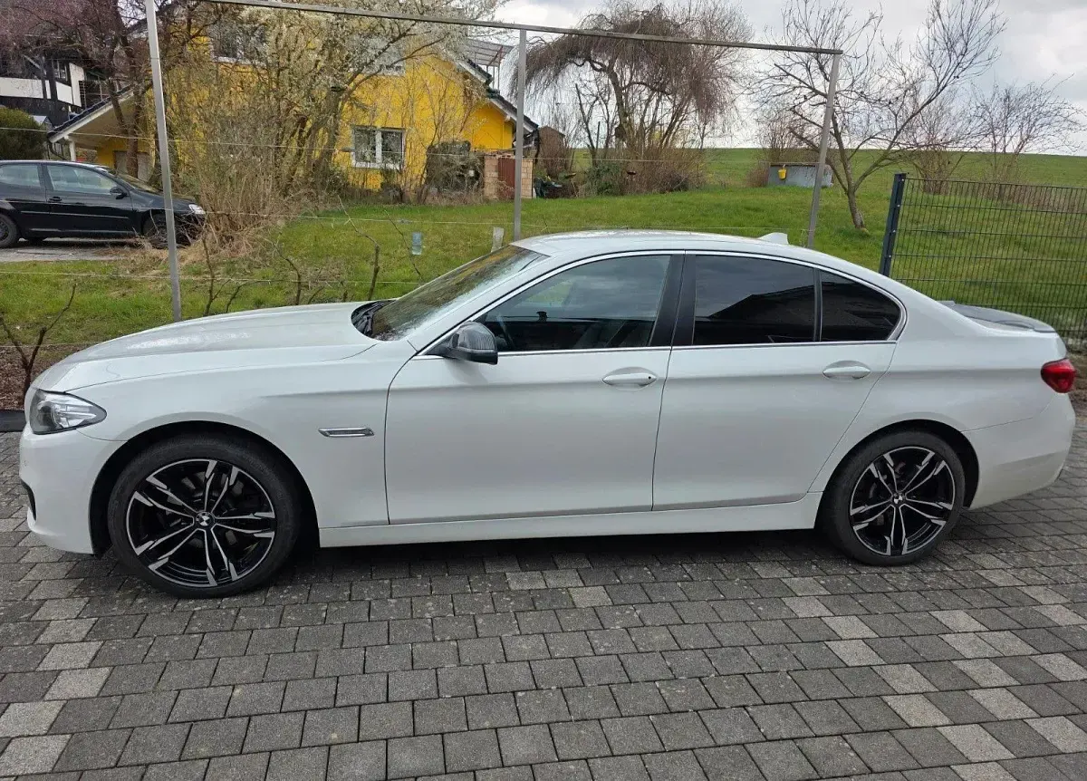 Używany BMW 520 Performance 235 KM (172 kW) 2016 Biały Sedan/Limuzyna