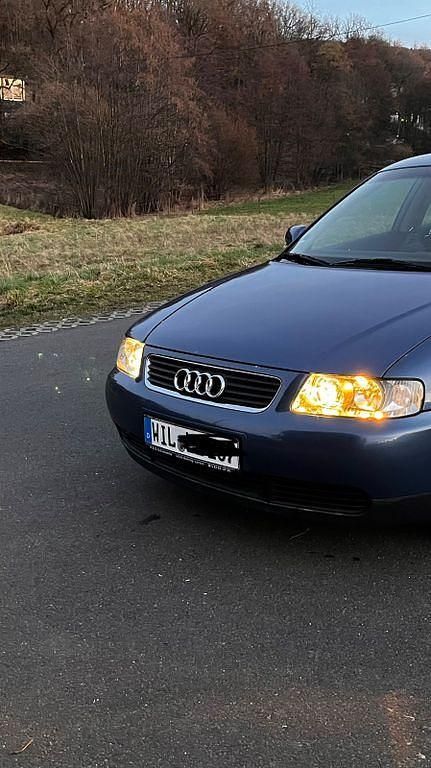 Gebraucht Audi A3 Ambiente 102 PS (75 kW) 2001 Blau Kleinwagen