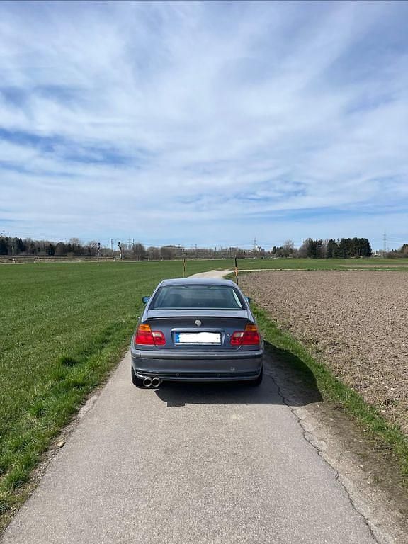 Gebraucht BMW 323 Sport Line 170 PS (125 kW) 1999 Blau Limousine