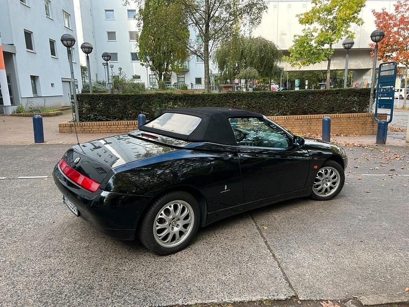 Gebraucht Alfa Romeo Spider 150 PS (110 kW) 2002 Schwarz Cabrio