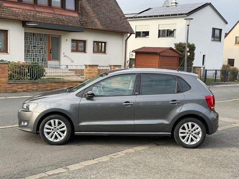 Gebraucht VW Polo Style 69 PS (50 kW) 2011 Grau Limousine