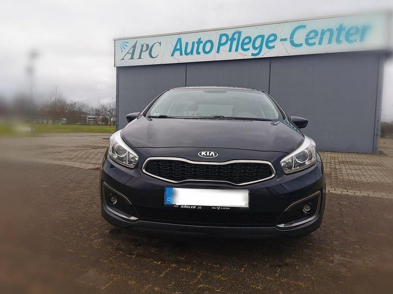 Gebraucht Kia Ceed 136 PS (100 kW) 2016 Schwarz Kleinwagen