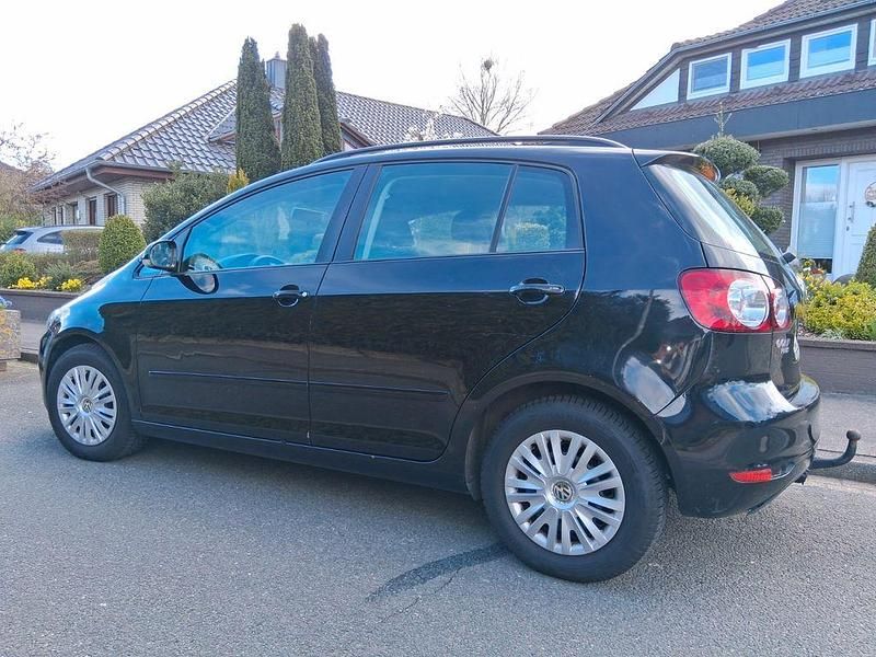 Gebraucht VW Golf Plus Cross 102 PS (75 kW) 2009 Schwarz Van / Kleinbus