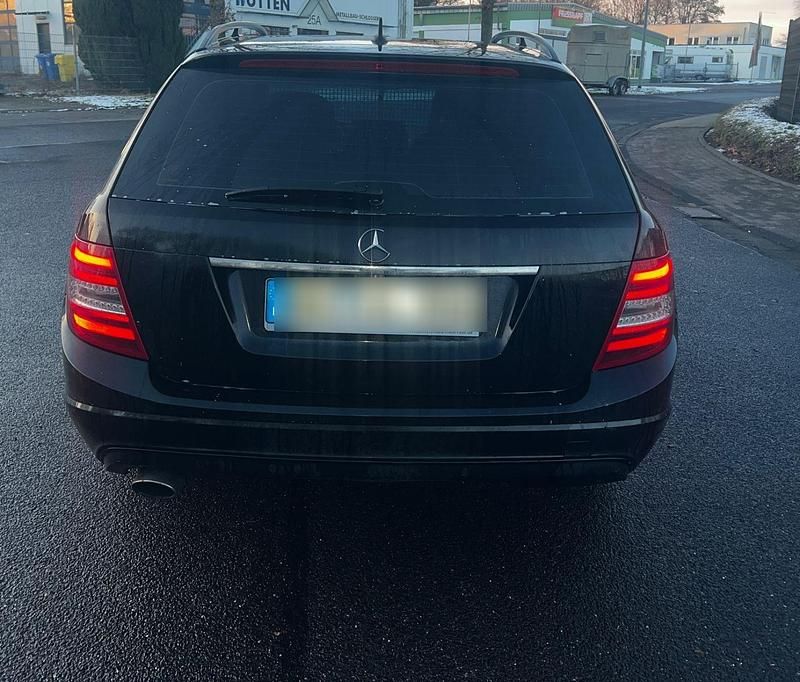 Gebraucht Mercedes C250 204 PS (150 kW) 2011 Schwarz Kombi