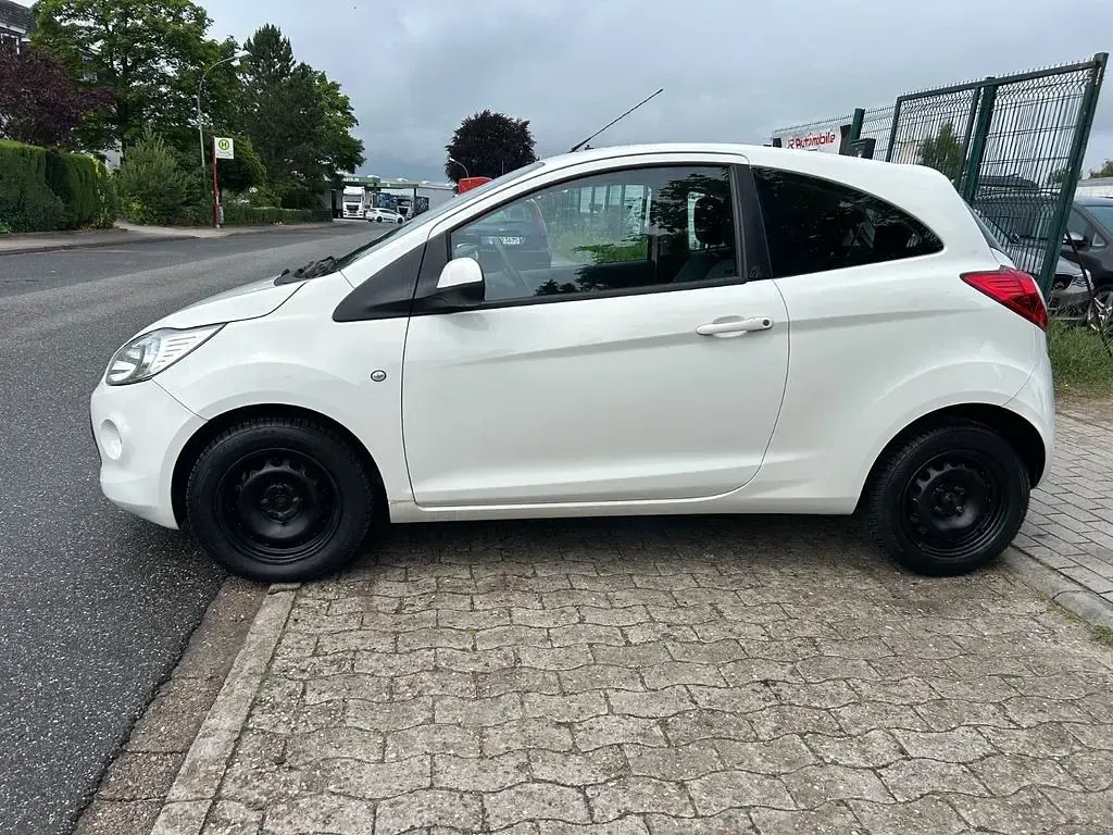 Gebraucht Ford Ka Trend 69 PS (50 kW) 2014 Weiß Kleinwagen