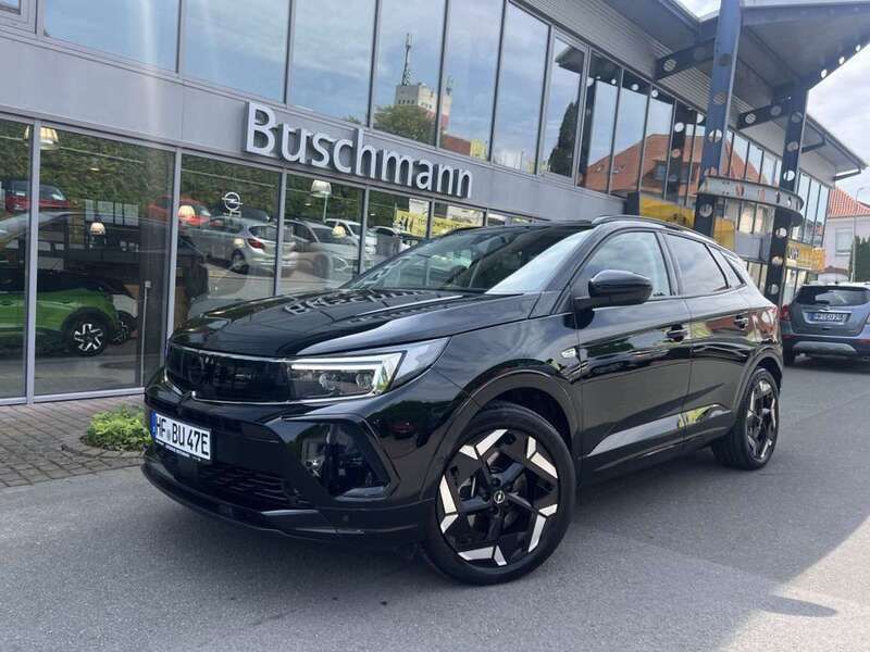 Diamant schwarz metallic Gebraucht 2023 Opel Grandland X GSe SUV | 33.690 € (Teuer) - Bild 1/4