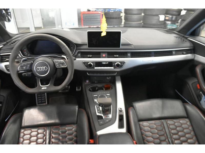 Gebraucht Audi RS4 450 PS (330 kW) 2019 Mythosschwarz metallic (metallic) Kombi