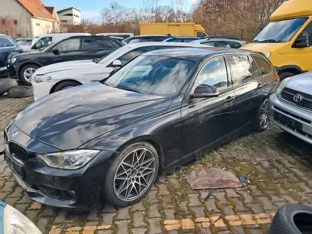 Gebraucht BMW 320 Sport Line 184 PS (135 kW) 2013 Schwarz Kombi