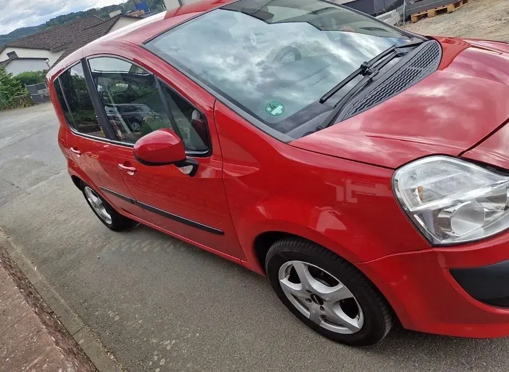Gebraucht Renault Modus Dynamique 101 PS (74 kW) 2010 Rot Van / Kleinbus