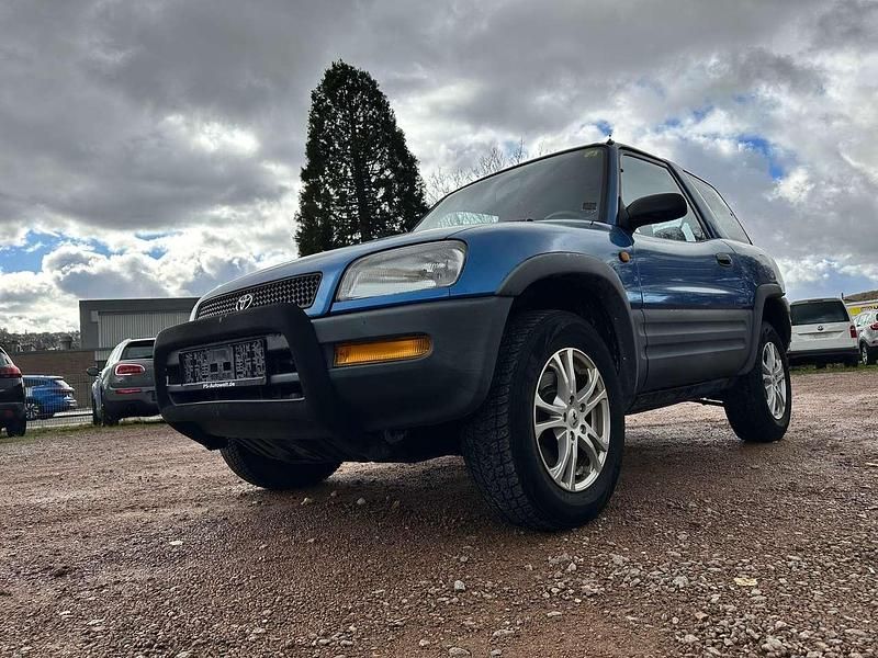 Blau Gebraucht 1994 Toyota RAV4 Basis SUV | 3.950 € - Bild 1/4