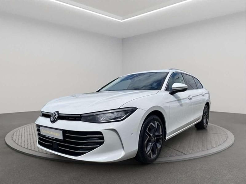 Gebraucht VW Passat Elegance 150 PS (110 kW) 2024 Weiß Kombi
