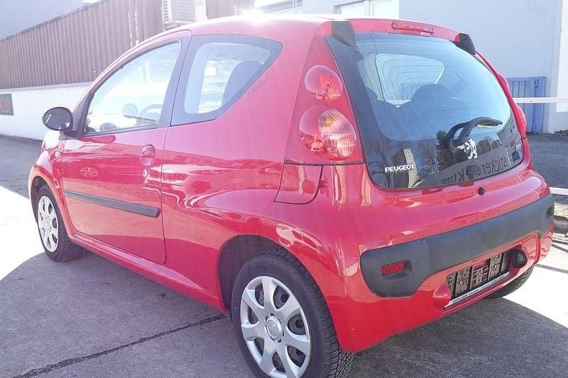 Gebraucht Peugeot 107 Filou 68 PS (50 kW) 2012 Rot Kleinwagen