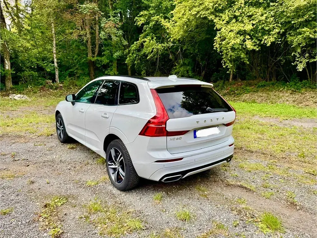 Gebraucht Volvo XC60 R-Design 197 PS (144 kW) 2021 Weiß SUV