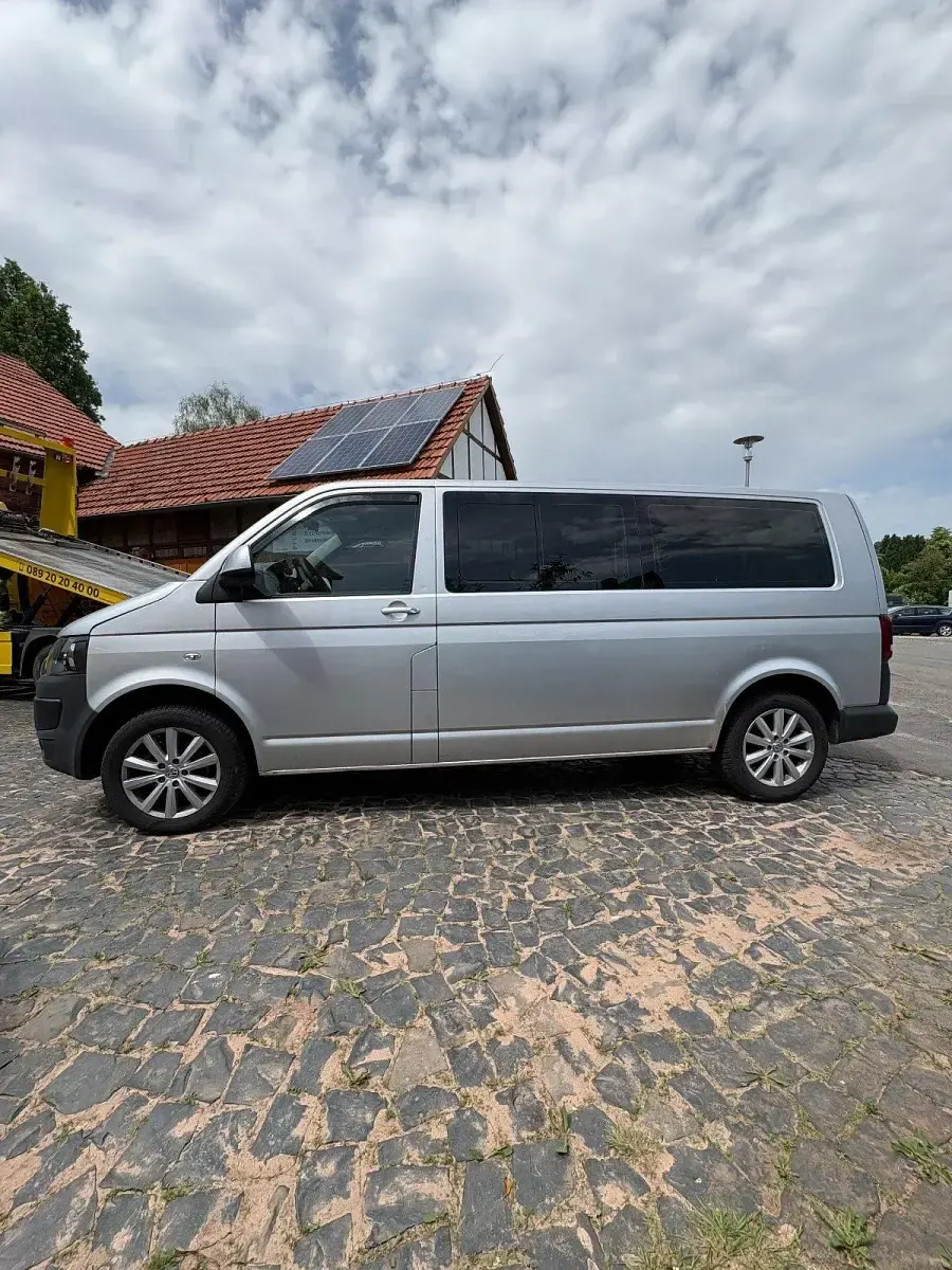 Gebraucht VW Caravelle 131 PS (96 kW) 2008 Silber Van