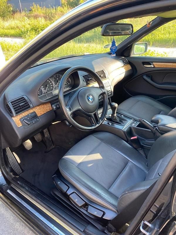 Schwarz Gebraucht 2004 BMW 316 Limousine | 1.600 € (Superpreis) - Bild 1/4