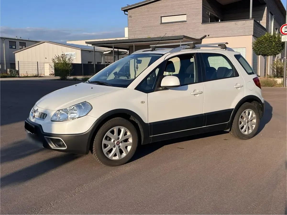 Gebraucht Fiat Sedici 120 PS (88 kW) 2011 Weiß SUV