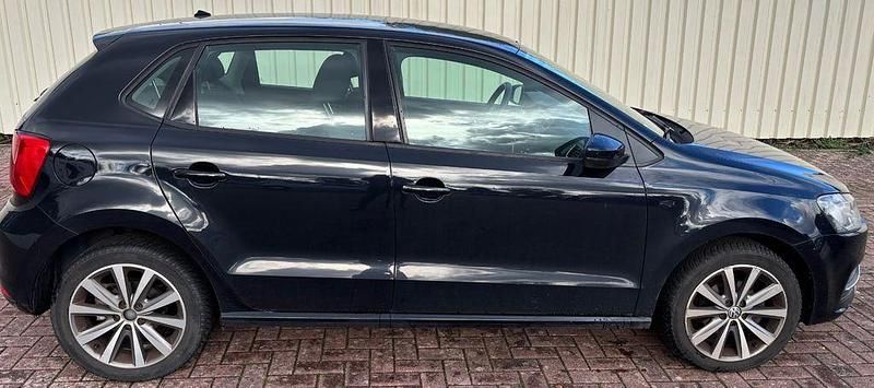 Schwarz Gebraucht 2014 VW Polo Comfortline Limousine | 6.100 € (Guter Preis) - Bild 1/4