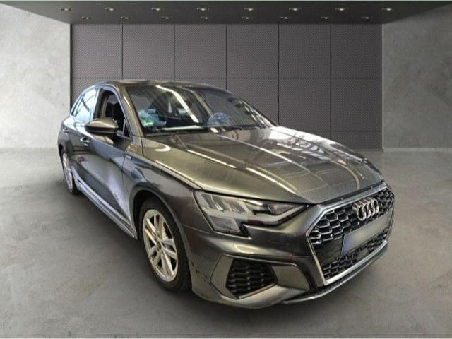 Gebraucht Audi A3 S-Line 116 PS (85 kW) 2023 Daytonagrau perleffekt Limousine