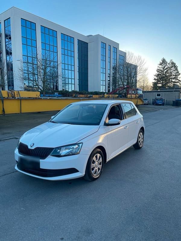 Gebraucht Skoda Fabia 60 PS (44 kW) 2016 Weiß Limousine