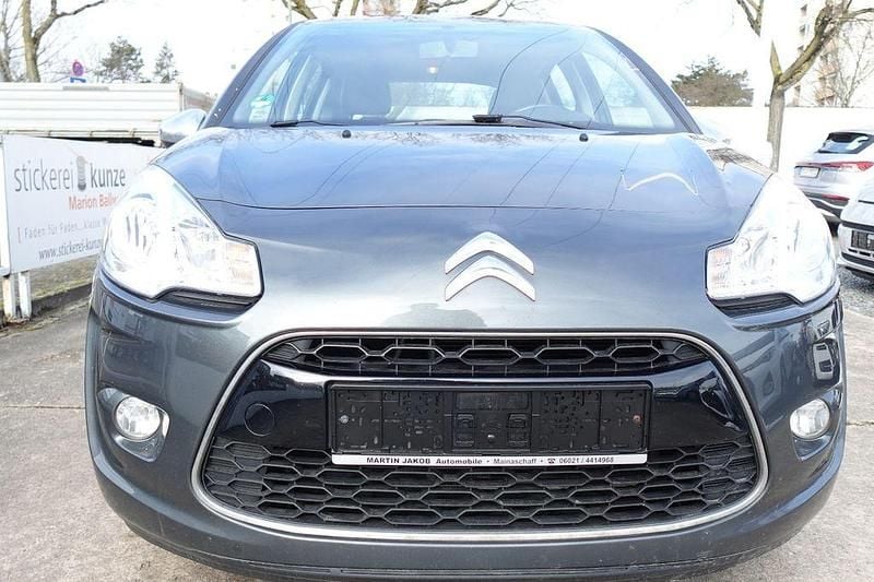 Gebraucht Citroën C3 SELECTION 95 PS (69 kW) 2012 Grau Limousine