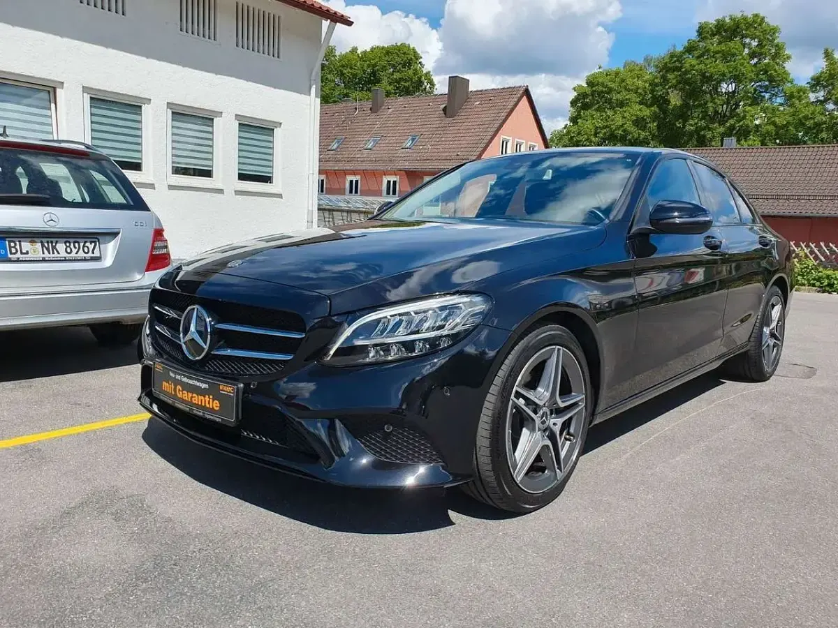 Gebraucht Mercedes C180 Avantgarde 156 PS (114 kW) 2019 Obsidianschwarz Limousine