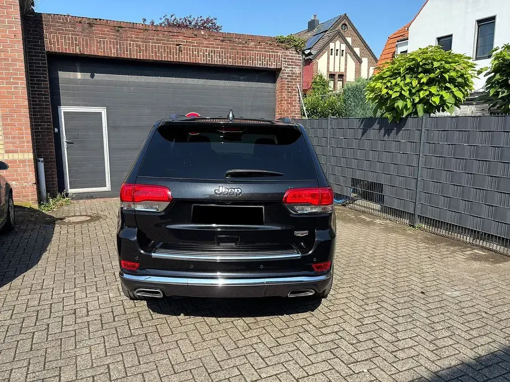 Gebraucht Jeep Grand Cherokee Summit 250 PS (183 kW) 2017 Schwarz SUV
