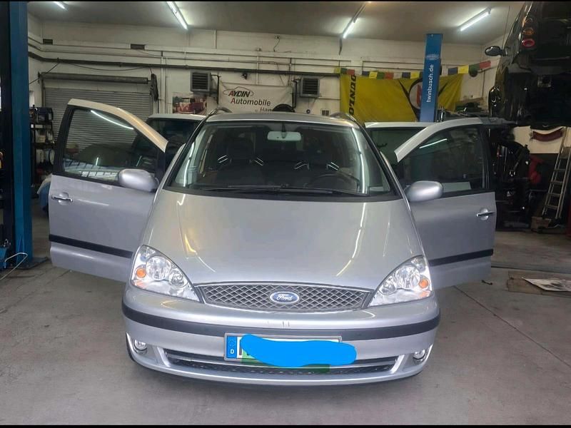 Gebraucht Ford Galaxy 140 PS (102 kW) 2005 Silber Van / Kleinbus