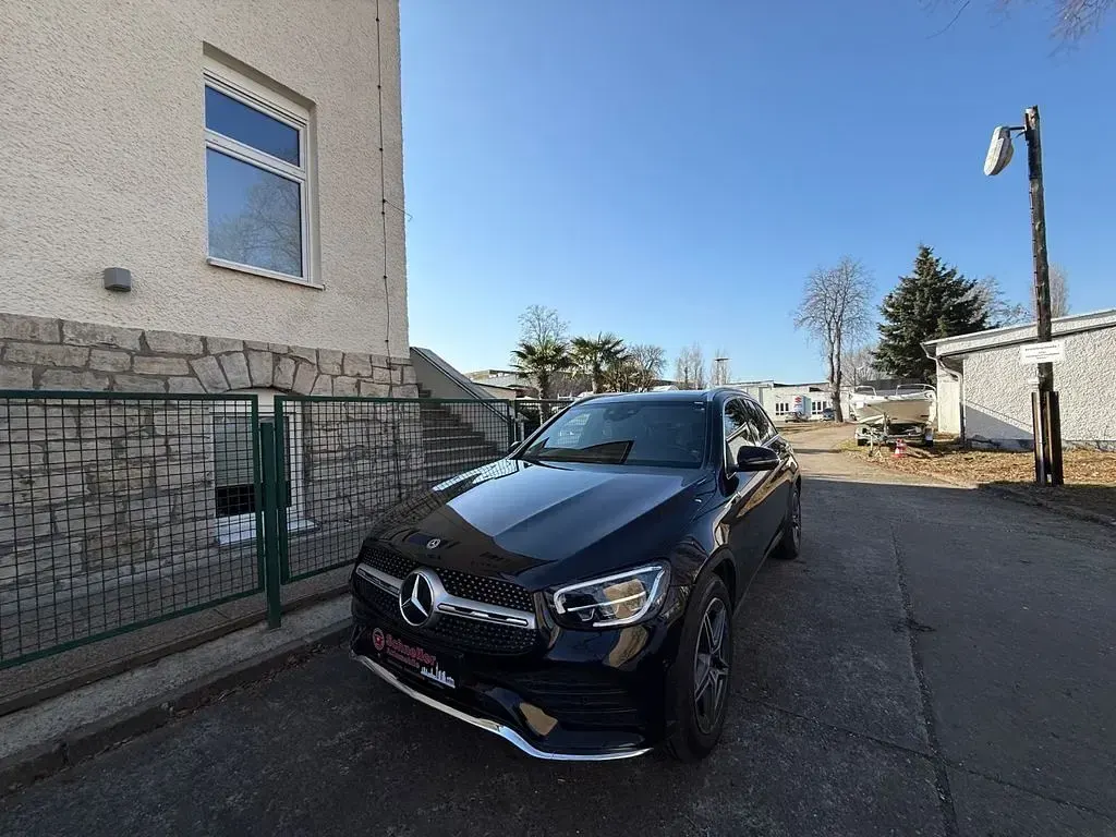 Gebraucht Mercedes GLC200 AMG 197 PS (144 kW) 2021 Schwarz SUV