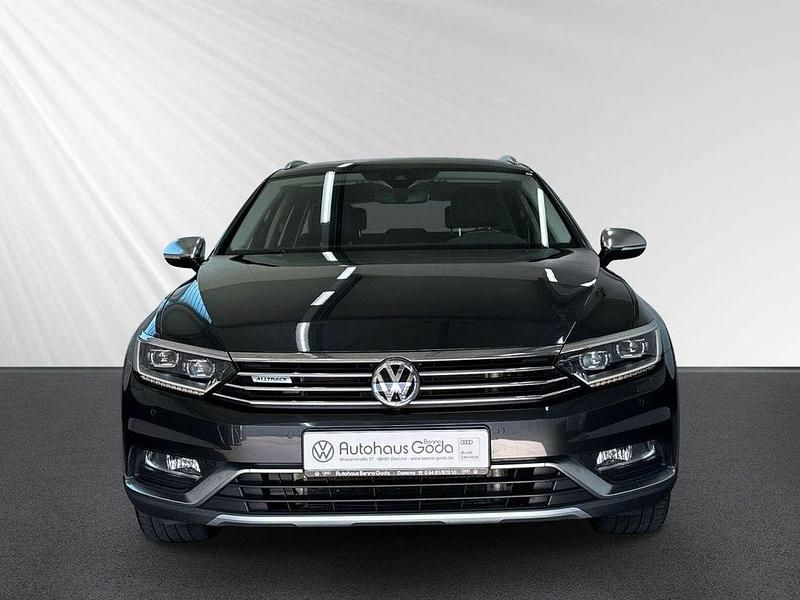 Gebraucht VW Passat Alltrack 190 PS (139 kW) 2018 Mangangrau Kombi