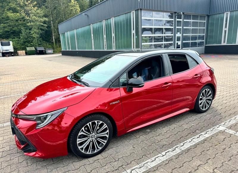 Rot Gebraucht 2019 Toyota Corolla Club Limousine | 19.899 € (Guter Preis) - Bild 1/4